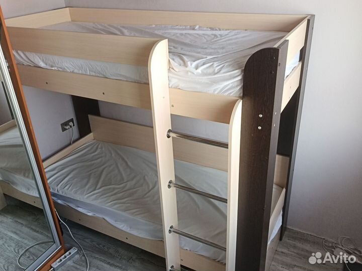 Детская двухярусная кровать