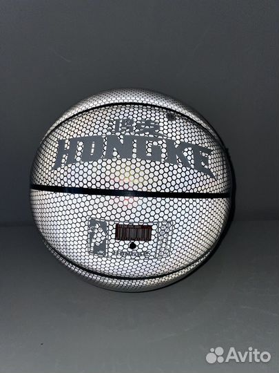 Рефлективный баскетбольный мяч