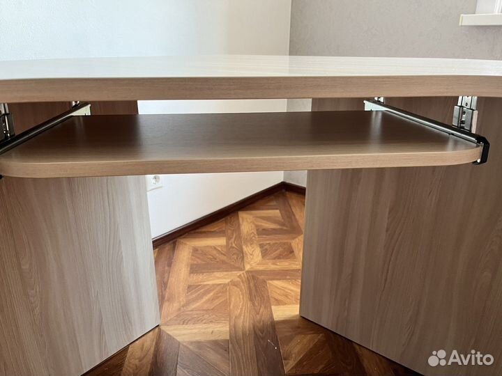 Угловой письменный стол бу