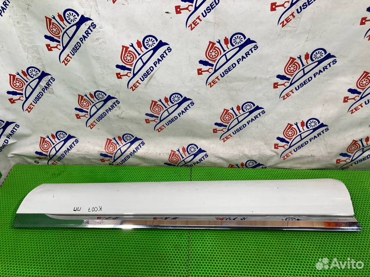 Молдинг двери передний правый Volkswagen Touareg