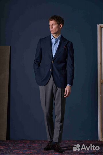 Блейзер с острым лацканом