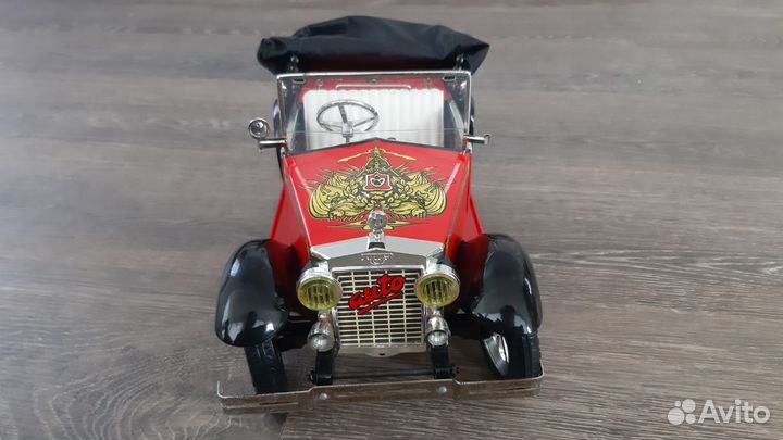 Сувенир легковой автомобиль Фаэтон