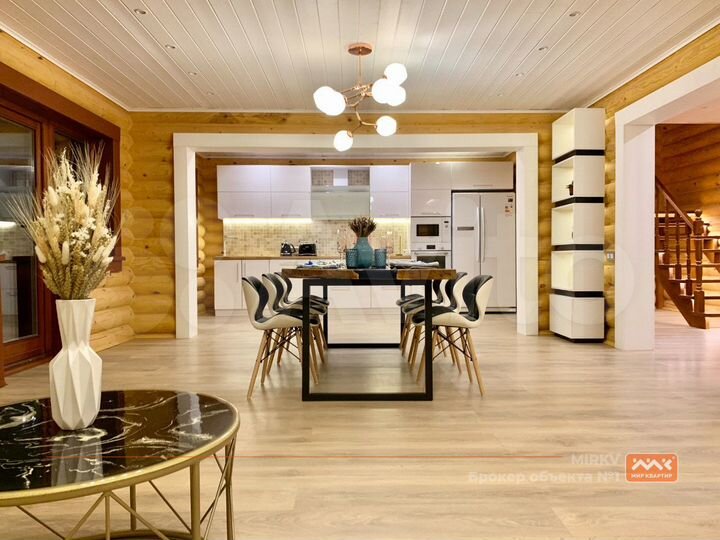 Дом 220 м² на участке 13 сот.