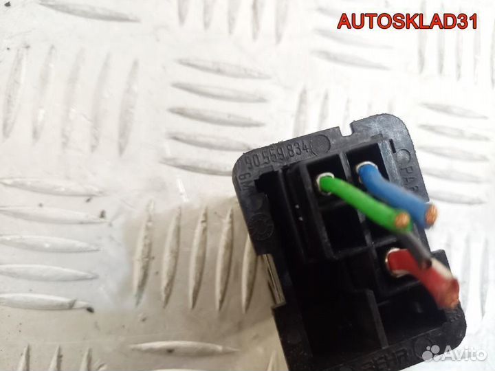 Резистор отопителя Opel Astra H 90559834