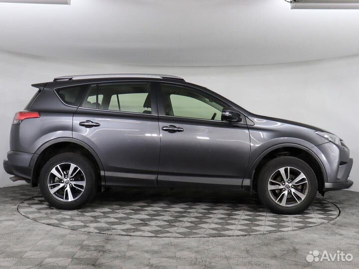 Toyota RAV4, 2015