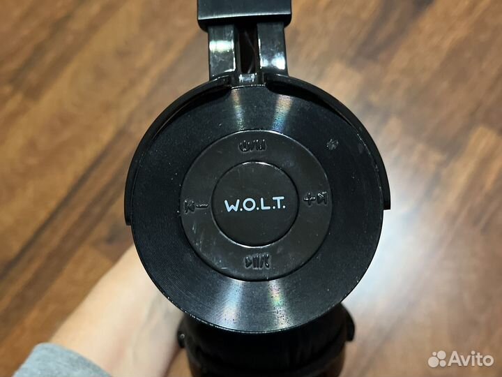 Беспроводные наушники W.O.L.T