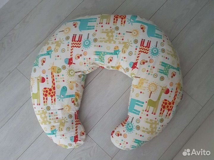 Подушка для кормления отдам