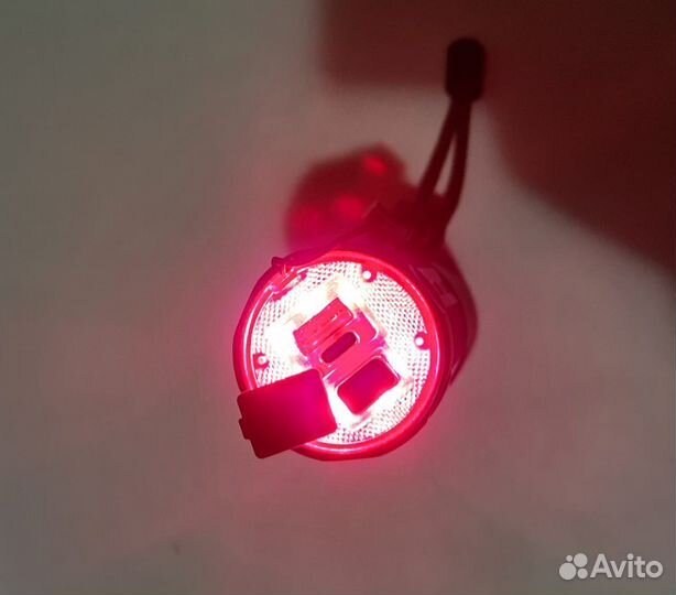 Яркий и мощный фонарь прожектор до 3000 м