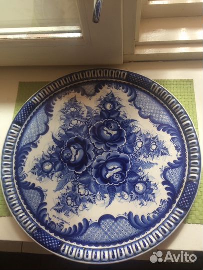 Поднос круглый с художественной росписью «Гжель»