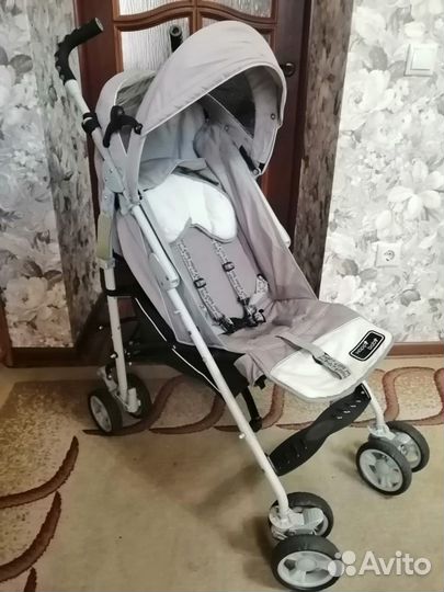 Детская прогулочна коляска