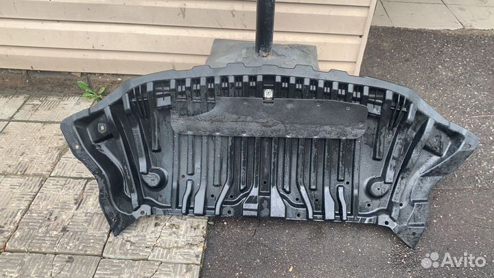 Защита двигателя mercedes w212/W218 A2125203923