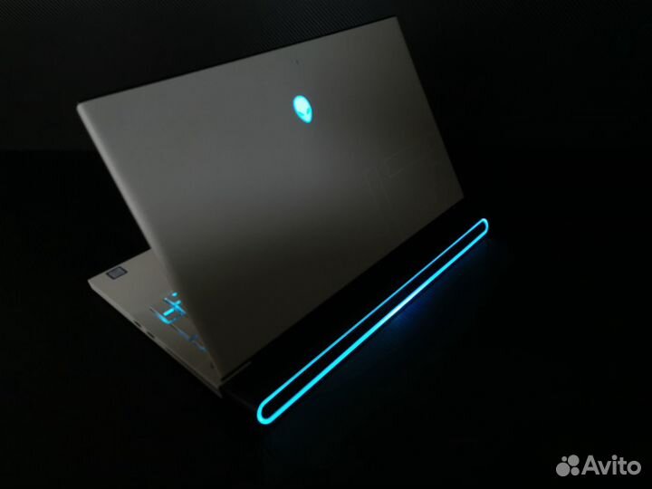 Игровой ноутбук Alienware M17 R2