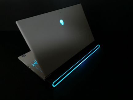 Игровой ноутбук Alienware M17 R2