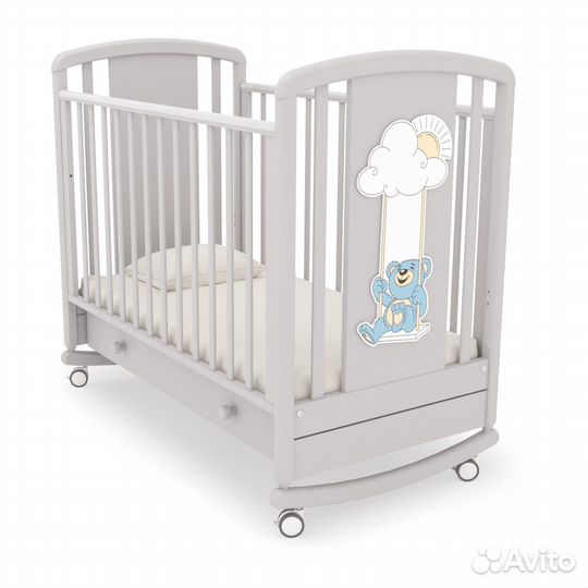 Детская кроватка и пеленальный комод Гандылян