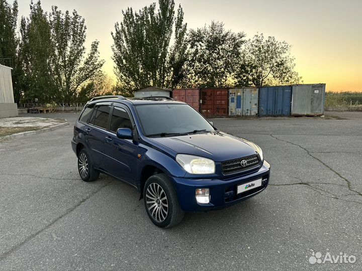 Toyota RAV4, 2001