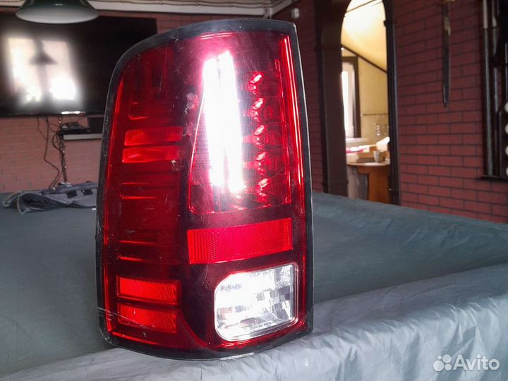 Фонари задние на автомобиль додж рэм