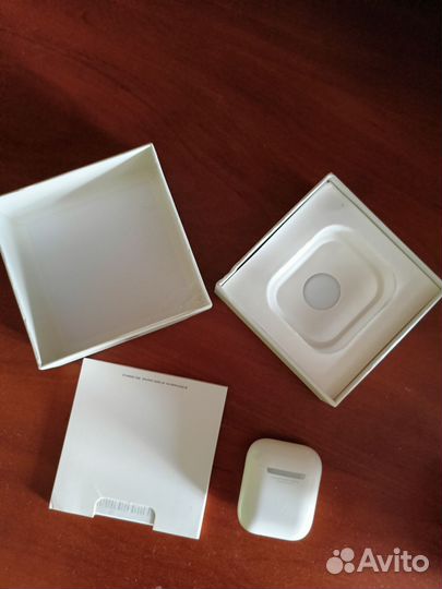 Беспроводные наушники apple airpods