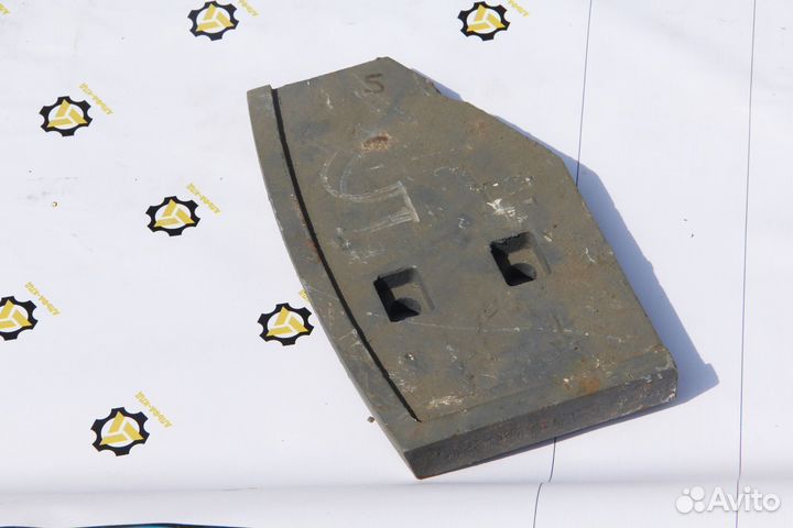 Лопатка центральная бетоносмесителя JS750-2