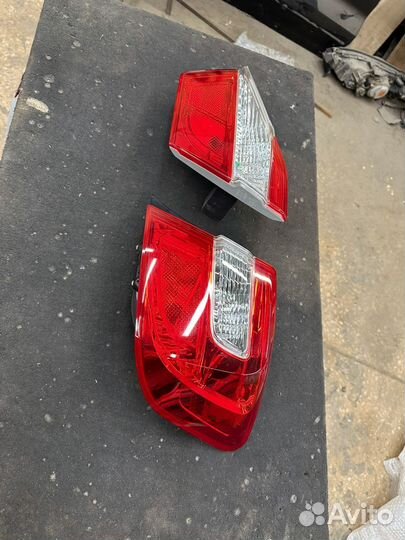 Фонарь задний наружный правый Toyota Camry XV50