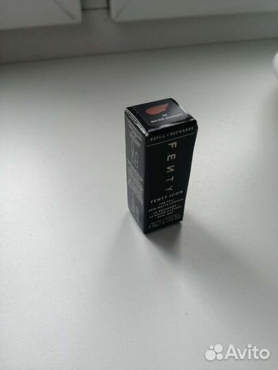 Упаковка от помады Fenty beauty