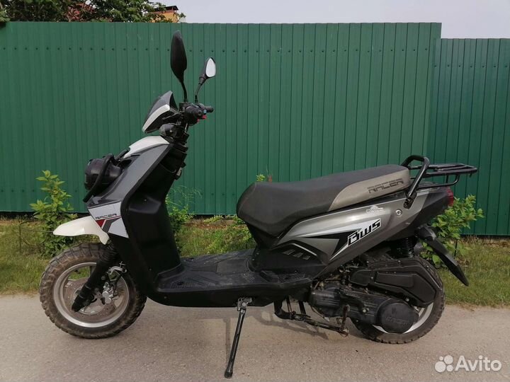 Продаю скутер racer 150