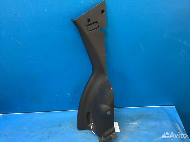Обшивка задней стойки правая Chevrolet Aveo (T250)