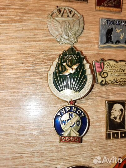 Значки ссср(турист,юннат,ленин и др.) эмблемы
