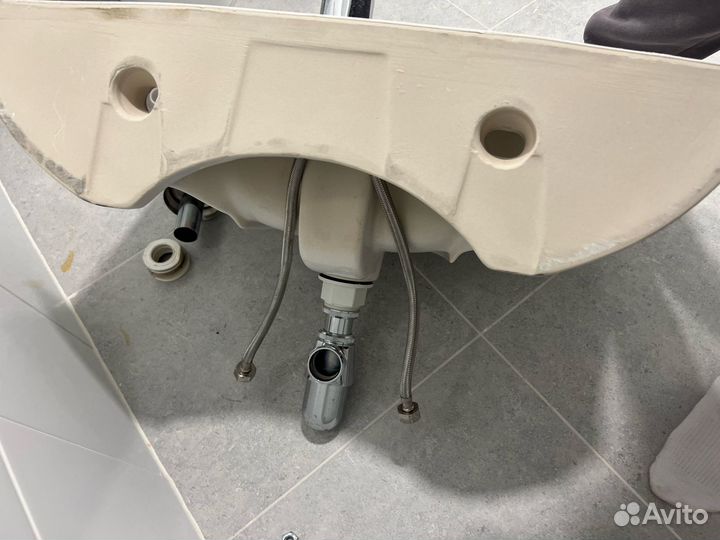 Раковина со смесителем для ванны