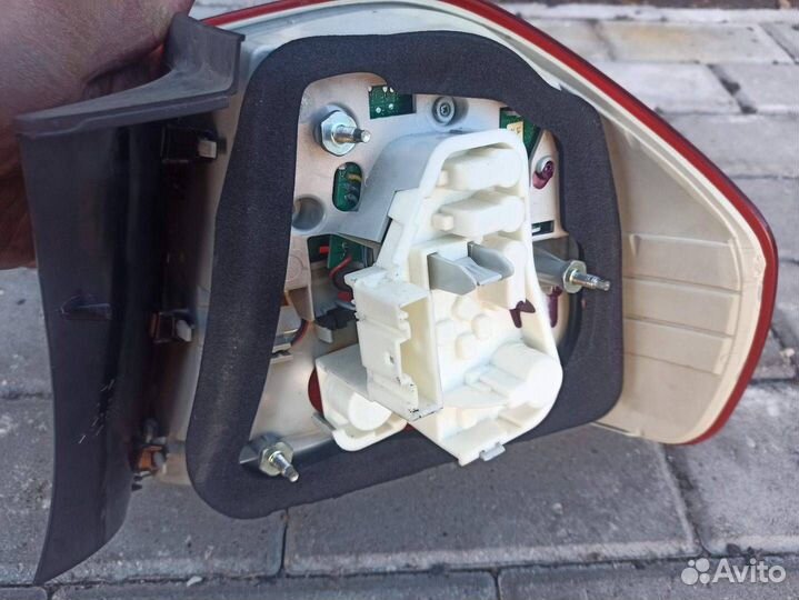 Фонарь задний левый BMW 3 E90/E91/E92/E93 рест