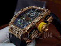 Яркие роскошные мужские часы с камнями Richard Mil