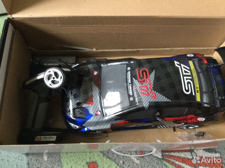 Машинка на радиоуправлении для дрифта