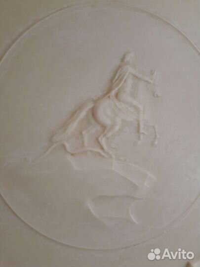 Тарелка колкий пластик / карболит