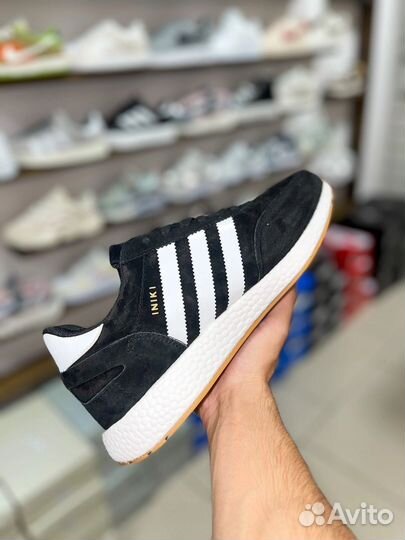 Кроссовки Adidas iniki