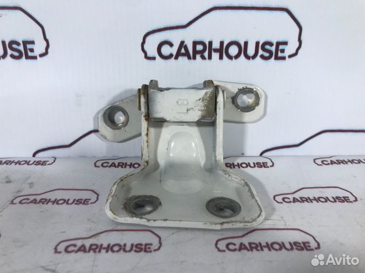 Петля двери задняя правая Mazda Familia 1.5 2001