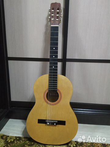 Продаю классическую гитару Presto