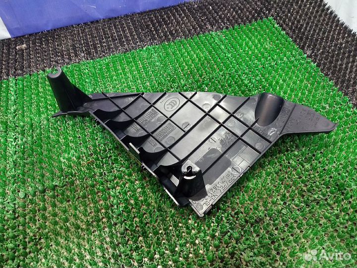 Обшивка стойки передней нижняя левая Toyota Land C