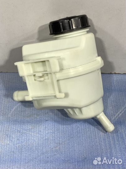 Бачок гидроусилителя гур Renault sandero stepway 2