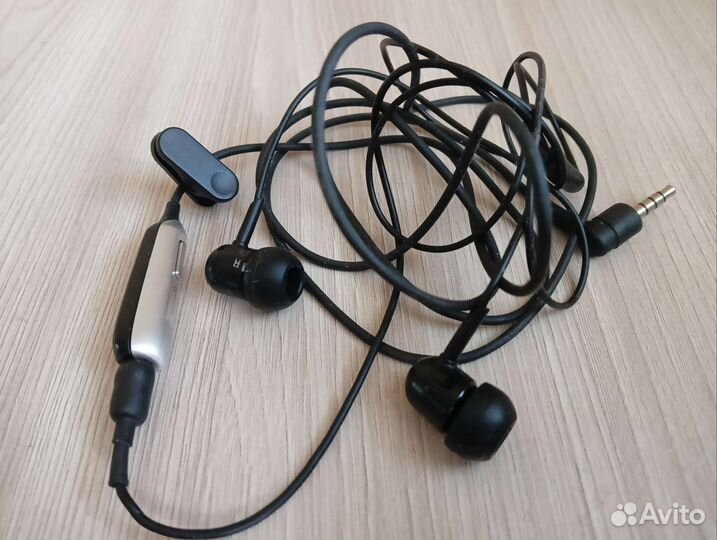 Наушники Sony