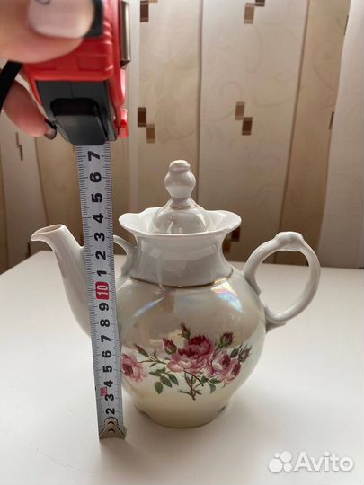 Фарфоровый чайник
