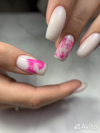 Маникюр с покрытием гель-лаком