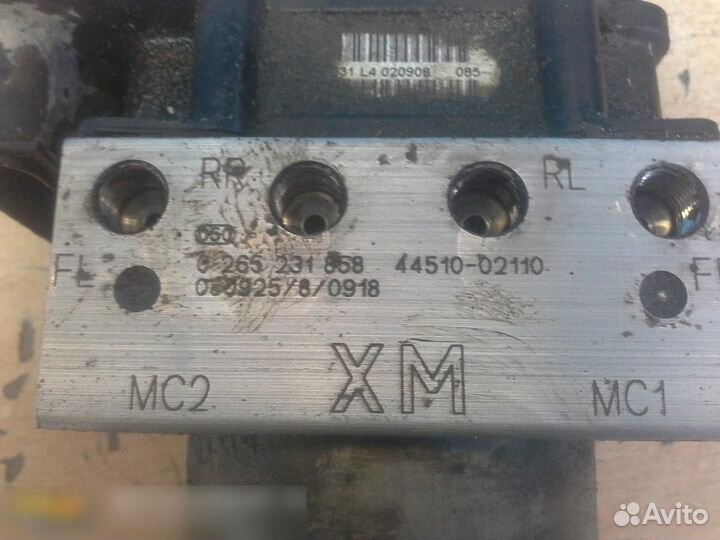 Блок ABS (насос) Toyota Auris (E15) 2006-2012