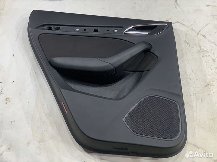 Обшивки дверей Audi Q3 8U