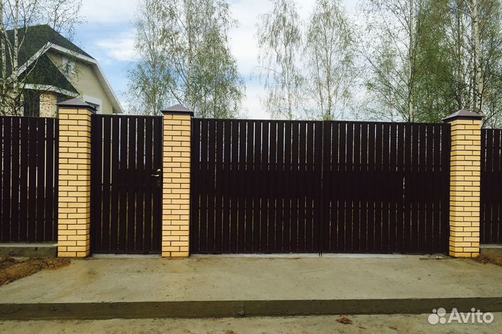 Металлочерепица RAL3005 фасад кровля