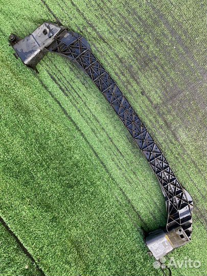 Усилитель бампера передний Peugeot 308 4A/C T7W5F0