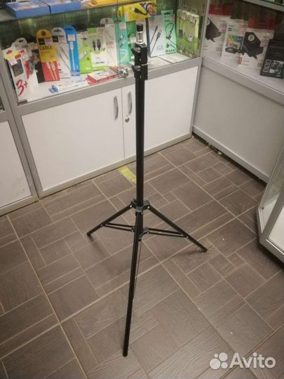 Штатив трипод студийный (70-210 см)