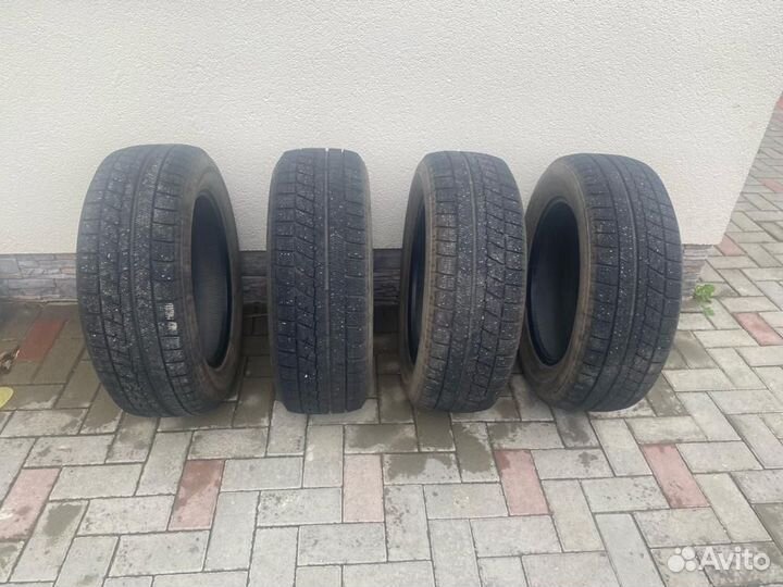 Bridgestone Blizzak VRX 225/60 R17
