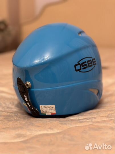 Горнолыжный шлем