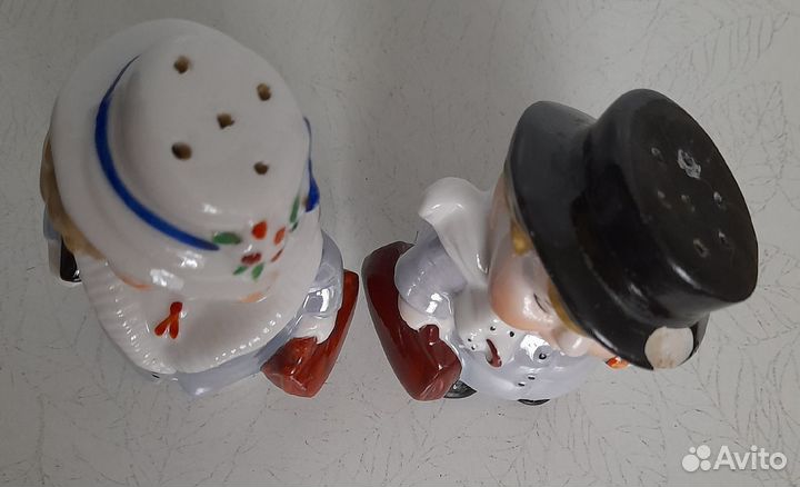 Фарфоровые статуэтки (солонка) германия