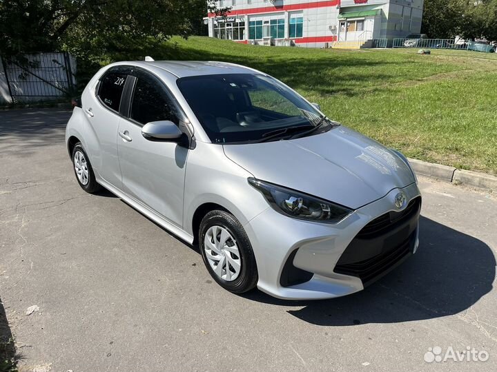 Toyota Yaris 1.0 CVT, 2020, 9 000 км