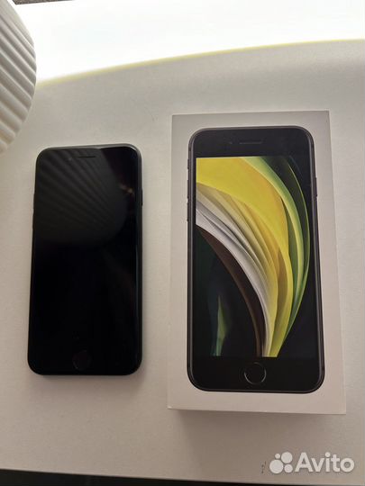 iPhone SE, 64 ГБ